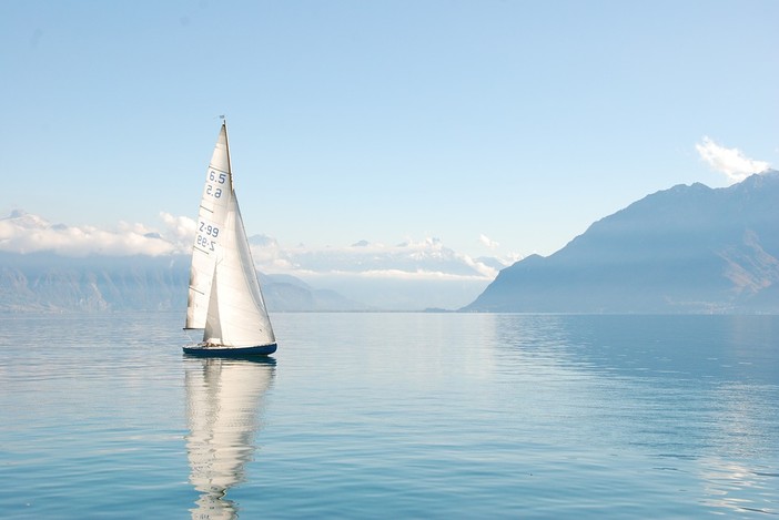 Malore fatale sulla barca a vela: muore un turista sul lago Maggiore