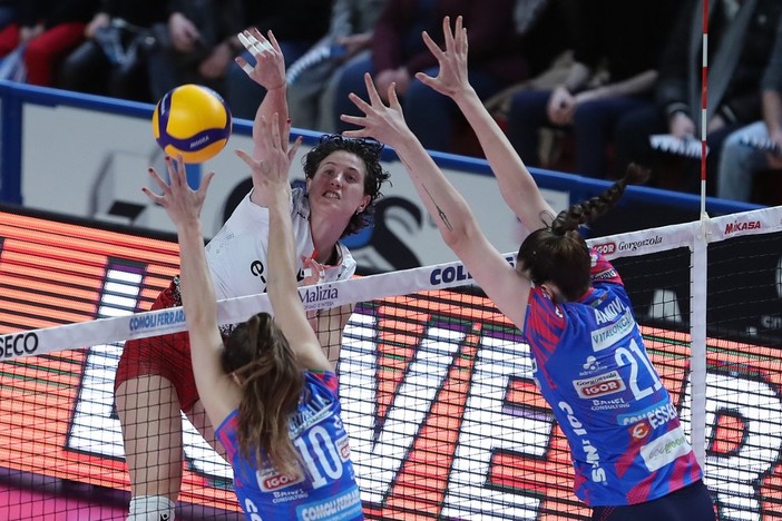 Uyba, si poteva fare di più. Novara si prende il derby (3-1)