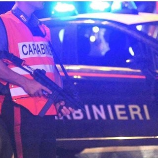 Giovane ubriaco alla guida forza il posto di controllo: denunciato