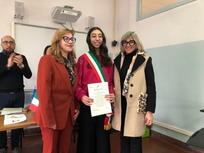 FOTO E VIDEO. Beatrice Carlomagno è il nuovo sindaco delle scuole Bossi: un progetto di legalità, cultura e innovazione