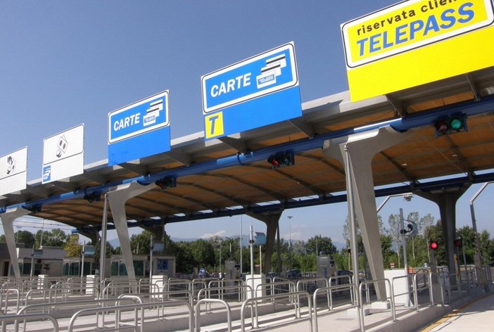 Lavori al cavalcavia sull'Autostrada dei Laghi: chiusura notturna degli svincoli di Busto e Gallarate