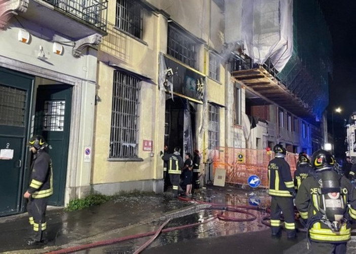 Milano: incendio all'emporio cinese, arrestato esecutore e fermati mandanti