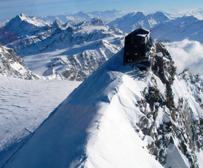 Alagna, elicottero precipita sul Monte Rosa