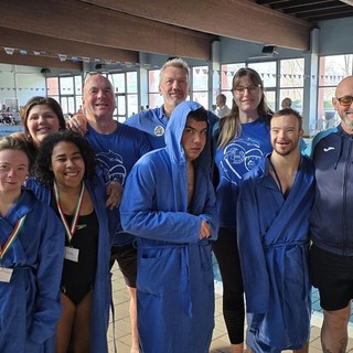 Le Cuffie colorate a un recente torneo di nuoto