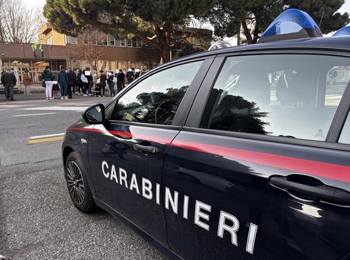 Focolaio di tossinfezione alimentare a Gallarate, la dirigente: «Non è prevista la chiusura della scuola, è in atto una caccia alle streghe»