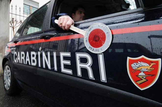 Trovato con 25 dosi di cocaina in auto: giovane arrestato dai carabinieri di Busto Arsizio