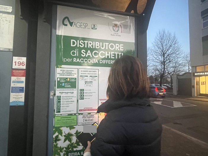 Guasto al distributore di sacchetti per la raccolta differenziata di Borsano