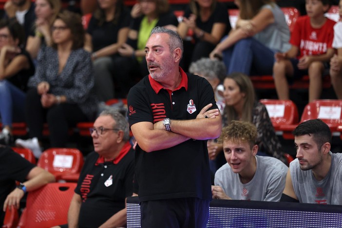 VIDEOINTERVISTA. I Knights non deludono in gara 1: Gallarate sconfitta. Coach Eliantonio: «All'inizio abbiamo avuto paura, poi ci siamo svegliati. Vittoria di cuore»