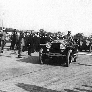 Autostrada A8 Milano-Varese: il 22 settembre un lungo corteo di auto e moto storiche ne celebrerà i 100 anni