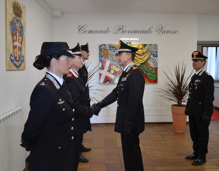 Il comandante Interregionale Riccardo Galletta in visita ai carabinieri di Varese