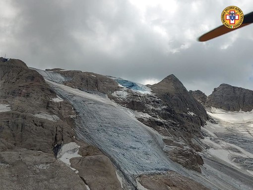 VIDEO. «Dalla Marmolada si sono staccati due campi di calcio colmi di ghiaccio a 300 chilometri all'ora»