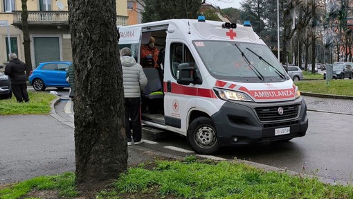 Apprensione in piazzale Tripoli, donna investita da un automobilista sbadato