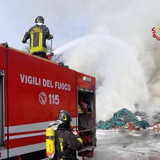 I comitati: «Chiudere l’inceneritore». Appello all’assessore regionale: «Venga a Busto»