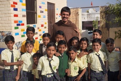 VIDEO E FOTO. Giovanni Muggeri: il missionario laico di Busto Arsizio che aiuta i bimbi poveri in India
