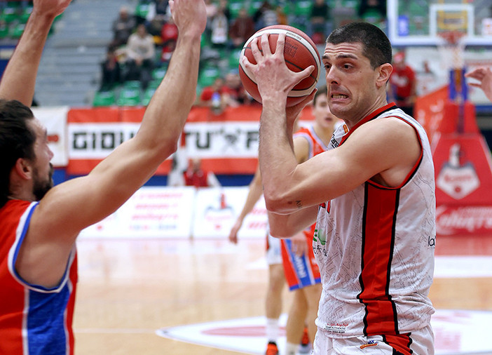 Legnano Basket: la Mestre di Mattia Ferrari sbanca la Soevis Arena