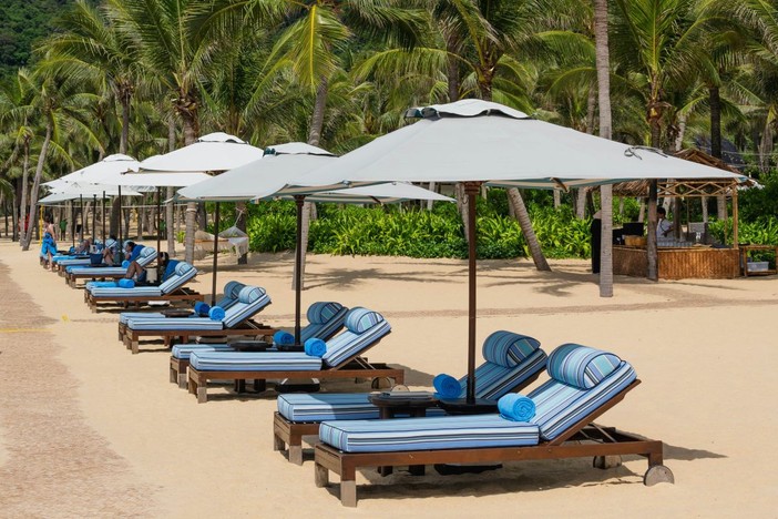 Trasforma la tua spiaggia in un paradiso tropicale grazie ai lettini da spiaggia dell'Ombrellificio Romano