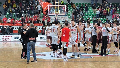 Legnano chiude il 2024 con una rimonta pazzesca: battuta Imola 82-84