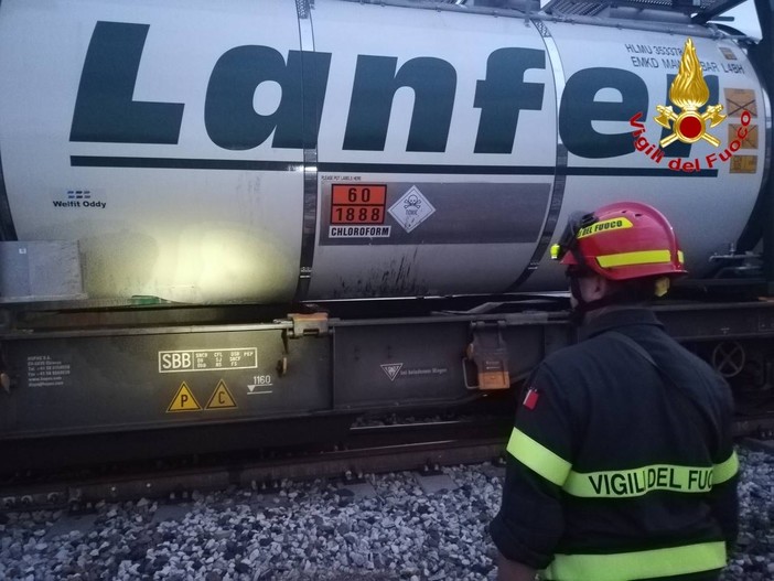 VIDEO. Intervento concluso alla galleria di Laveno, rimosso il treno: avanti con il ripristino della tratta