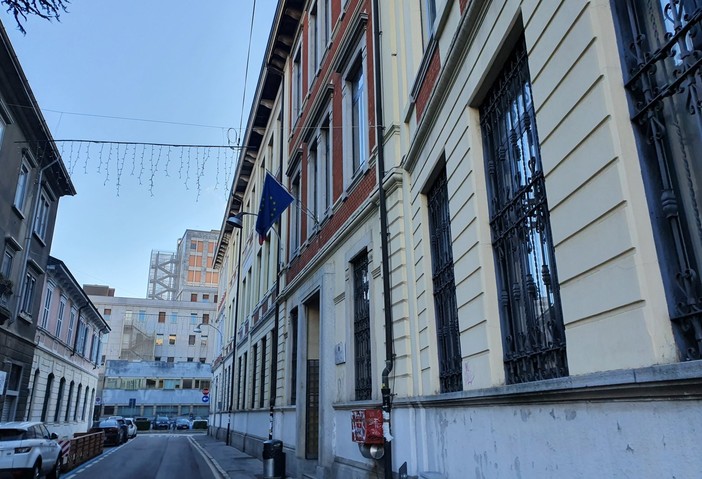 Confronto tra studenti e dirigente del liceo Crespi. Boracchi: «Agito ascoltando famiglia della ragazza e psicologa della scuola»