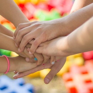 Besnate: solidarietà per la piccola Ludo, raccolta fondi per una pedana per l'auto