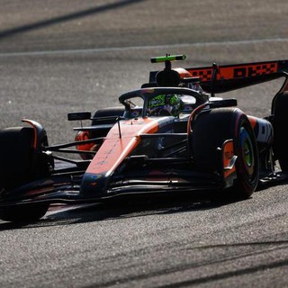 Norris in pole position ad Abu Dhabi, McLaren con entrambe le mani sul titolo costruttori