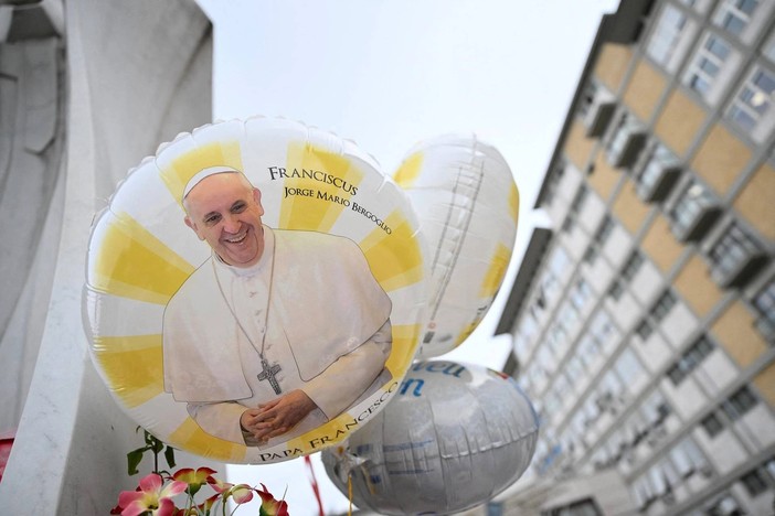 Papa: Vaticano, &quot;notte tranquilla, sta riposando&quot;