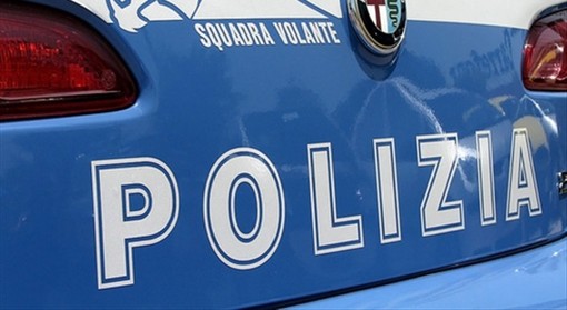 Spacca il finestrino dell'auto per rubare: cinquantenne arrestato a Busto