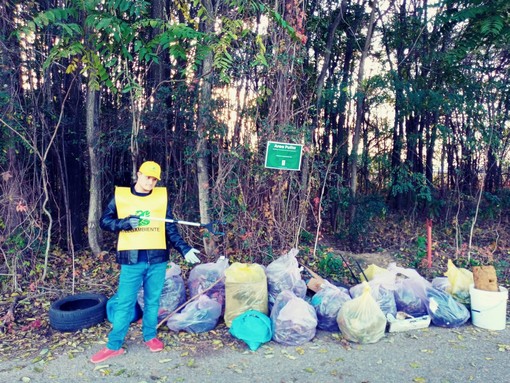 “Puliamo il mondo” al parco di via De Gasperi a Castellanza