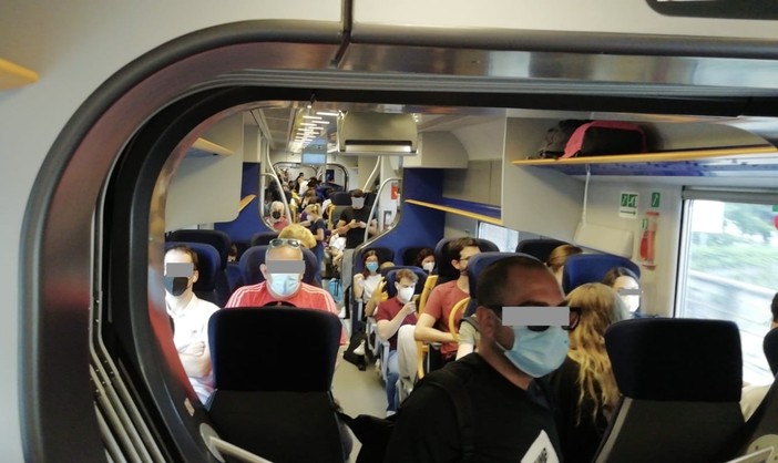 «Passante Ferroviario di Milano: colpa dei viaggiatori che si ostinano a voler prendere il treno?»