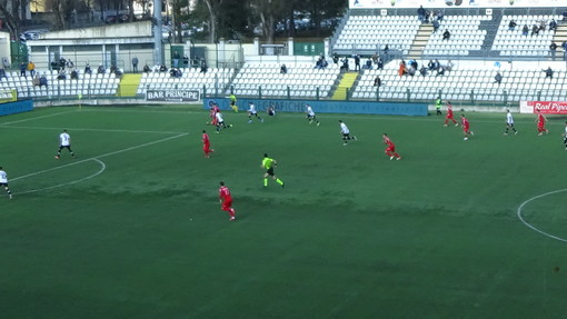 Un'azione della partita gli ultras