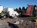 Spaventoso incidente in A4: si schiantano tra camion, un furgone e un'auto