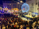 Più di duecento alunni della Chicca Gallazzi danno vita in piazza Santa Maria al presepe vivente