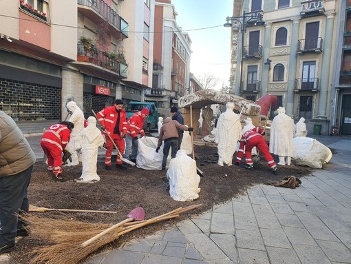 Busto, via il presepe. La prossima volta dove sarà? «Lascio decidere alla Croce rossa»