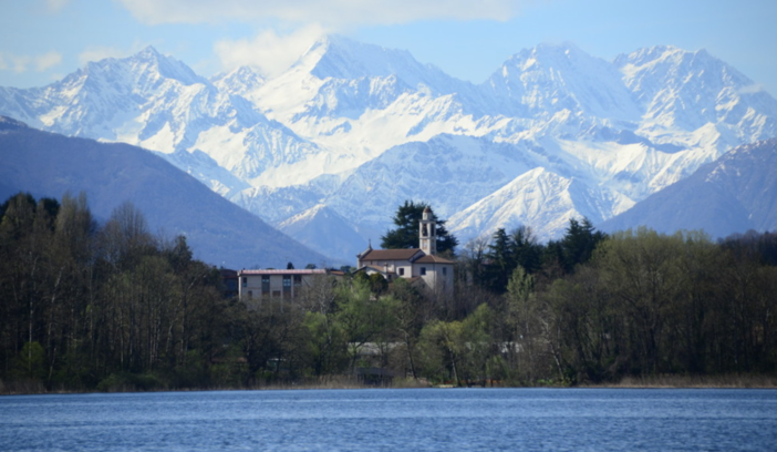 METEO. Sul Varesotto sole e temperature miti. Ma da giovedì cambia tutto: «Venerdì fiocchi sopra i 700 metri»