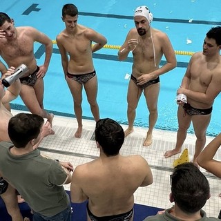 Busto Pallanuoto, avanti con testa e cuore: «Questi ragazzi, un esempio»