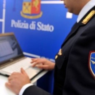 Giovani in cerca di lavoro adescati online: la nuova truffa segnalata dalla polizia postale