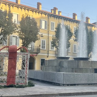 Un pacco (in futuro) luminoso in piazza Garibaldi