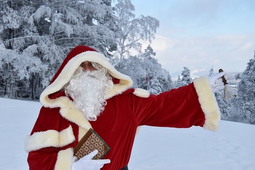 Castellanza avvicina la festa con la “Camminata dei Babbi Natale”