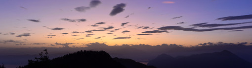 Onde orografiche al tramonto lungo le Alpi (foto da Campo dei Fiori - Paolo Valisa)