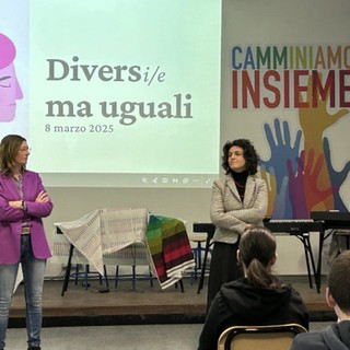 La dirigente dell’Ic Bertacchi, dott.ssa Grazia Magazzù e le avvocate di ADGI, Sara Zarini e Marilena Desca