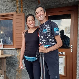 La dottoressa Sara Stefanelli con Andrea Galimberti: felici in montagna, come raccontano le immagini postate da lui