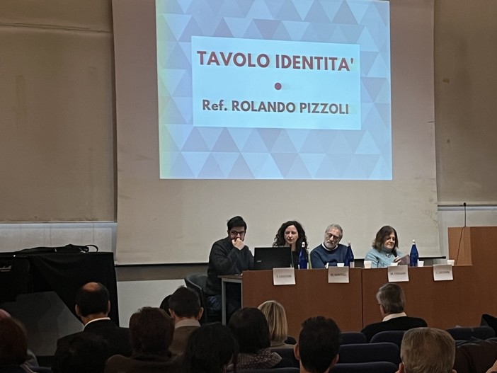 Un momento dei discorsi dei Tavoli tematici con la vicesindaco Manuela Maffioli. Sotto il presidente e il segretario della Camera di commercio Fabio Lunghi e Mauro Temperelli