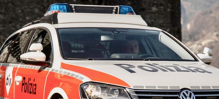 Lite tra giovanissimi in stazione a Bellinzona: 17enne spinto sbatte la testa contro un treno in arrivo