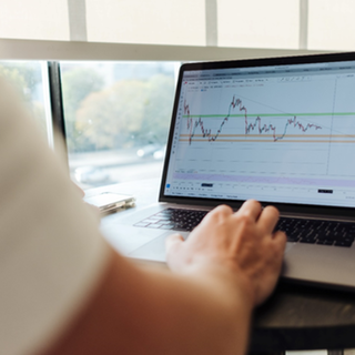 Piattaforme per l'analisi tecnica: come creare una strategia di trading con Prorealtime