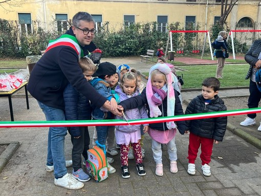 VIDEO. Gallarate, taglio del nastro al parco Don Luigi Giussani: giochi rinnovati e spazi inclusivi per bambini e famiglie