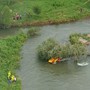 Famiglia aggrappata a un albero in un fiume nel Bresciano: salvata con l'aiuto dell'elicottero Drago