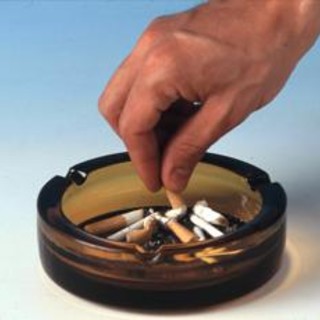 Eurispes, ‘quasi 7 fumatori su 10 non hanno mai provato a smettere’