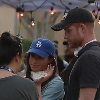 Harry e Meghan 'turisti del disastro', la polemica dopo gli incendi a Los Angeles