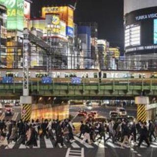 Attacco con martello in università Tokyo, 8 feriti: fermata studentessa