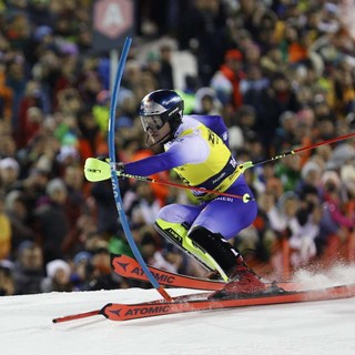 Capolavoro Vinatzer, secondo posto nello slalom a Kitzbuehel